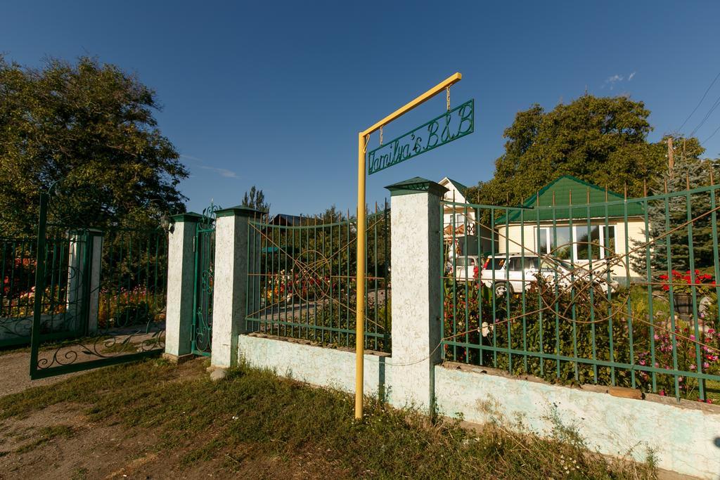Jamilya'S B&B Guest House カラコル エクステリア 写真
