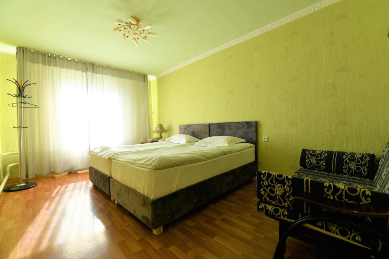 Jamilya'S B&B Guest House カラコル エクステリア 写真